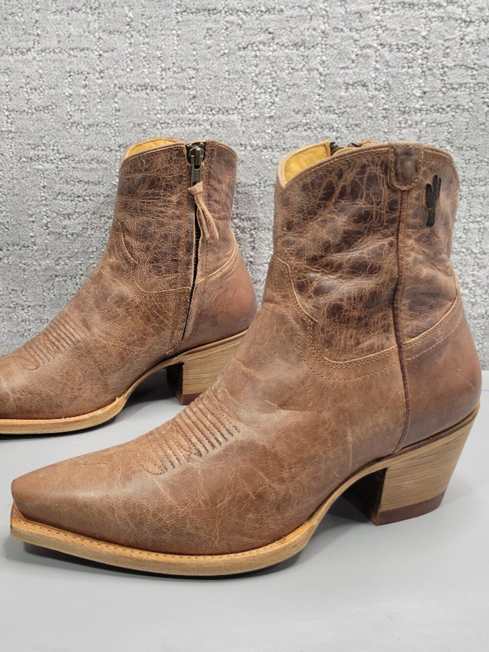 Tecovas The Daisy Womens Size US 7.5B Scotch Goat Snip Toe Western Bootie Shoes.